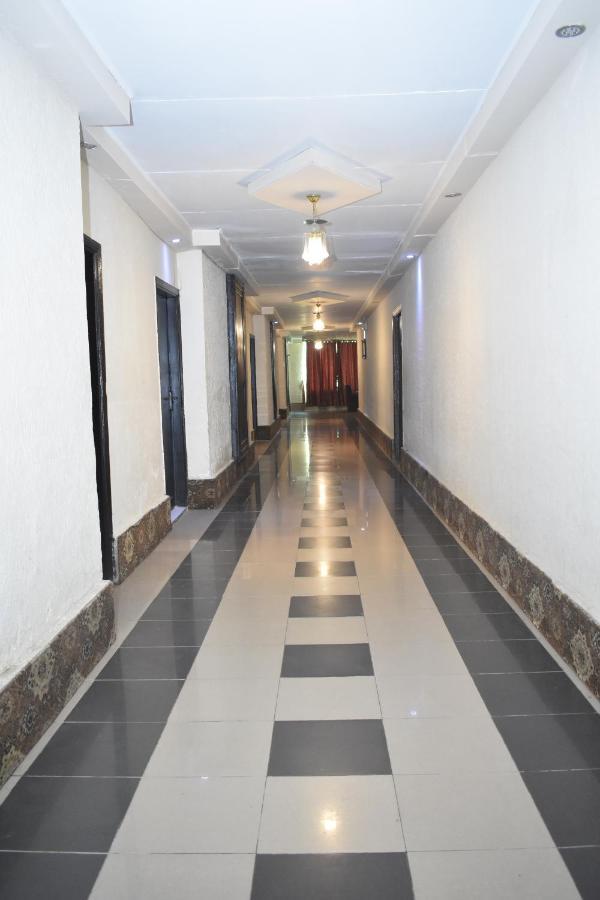 Hotel Royal Palace Равалпинди Екстериор снимка